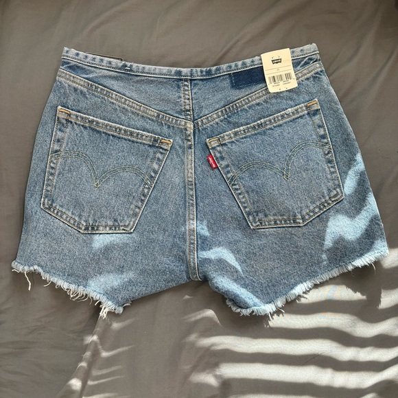 Levi’s Ripped Denim 501 Shorts - Picture 2 of 3